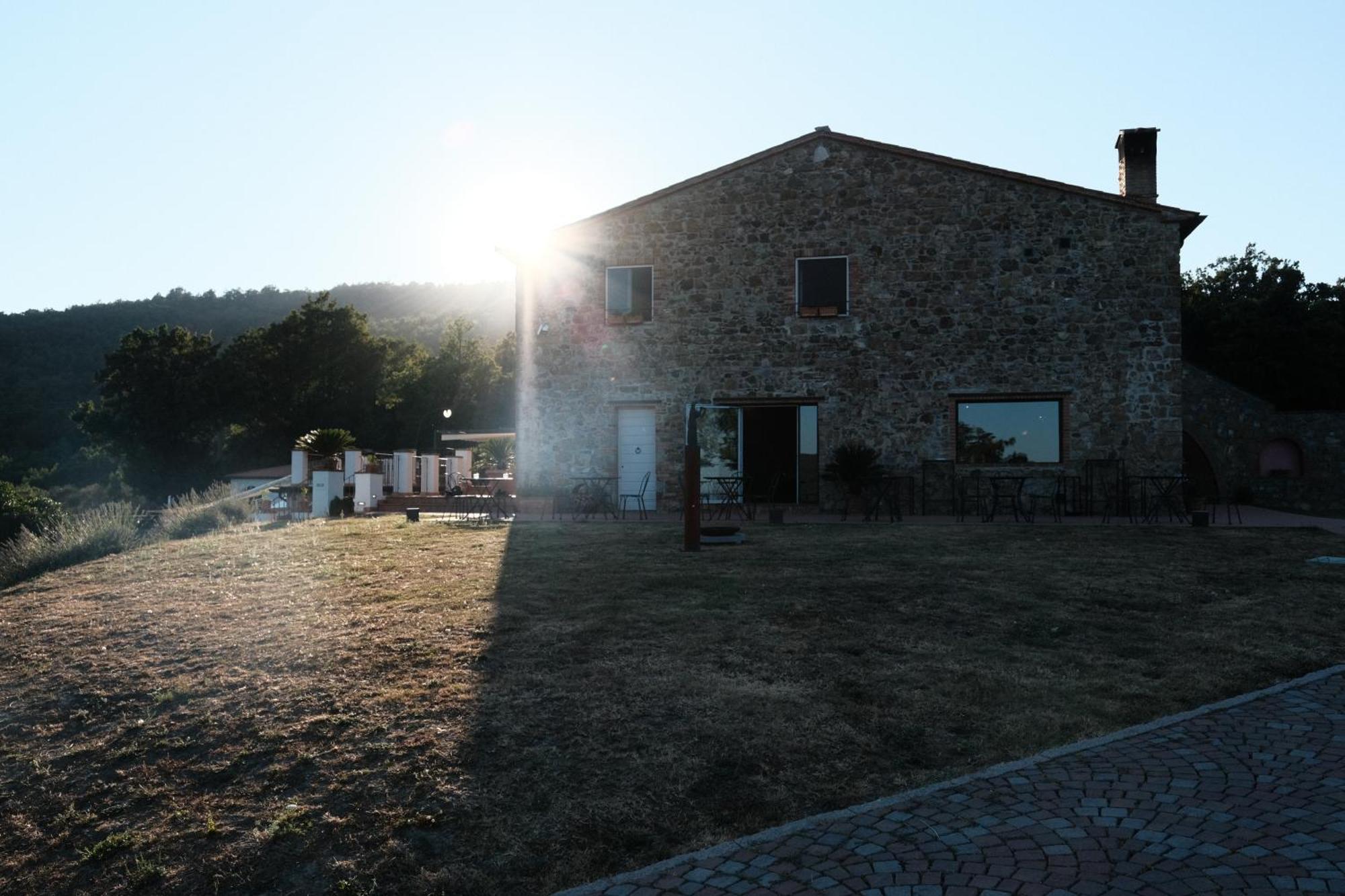 Vin Hotel - Wine Resort And Agriturismo Montieri Exteriör bild