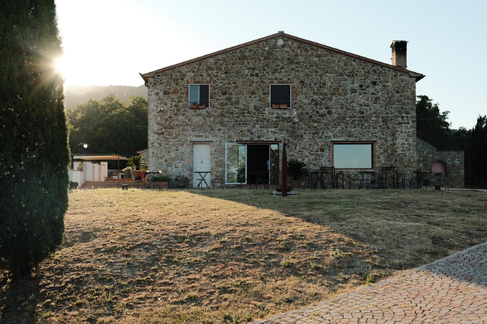 Vin Hotel - Wine Resort And Agriturismo Montieri Exteriör bild